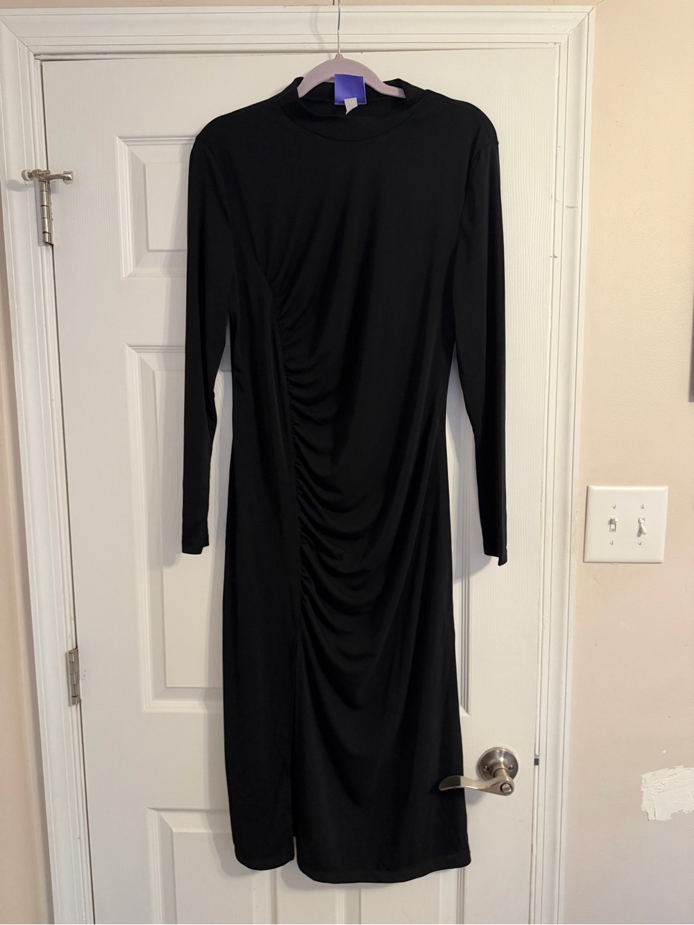 Black Long-Sleeve Ruched Midi Dress